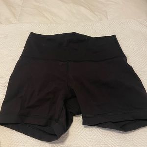 Lululemon wunder train biker shorts
